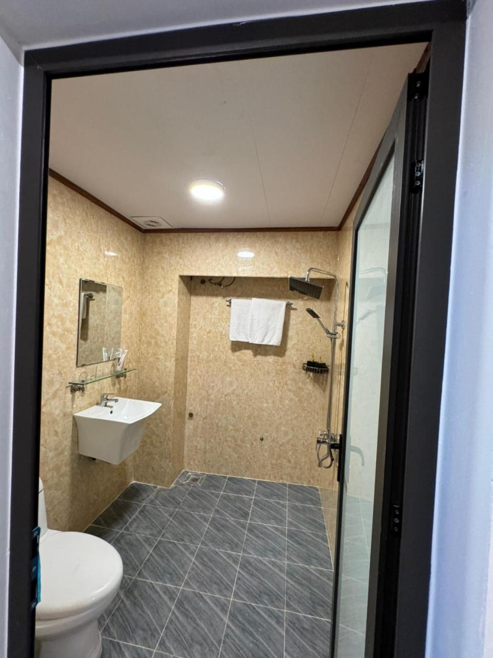 Hanoi Rose Flower Hotel & Spa Buitenkant foto