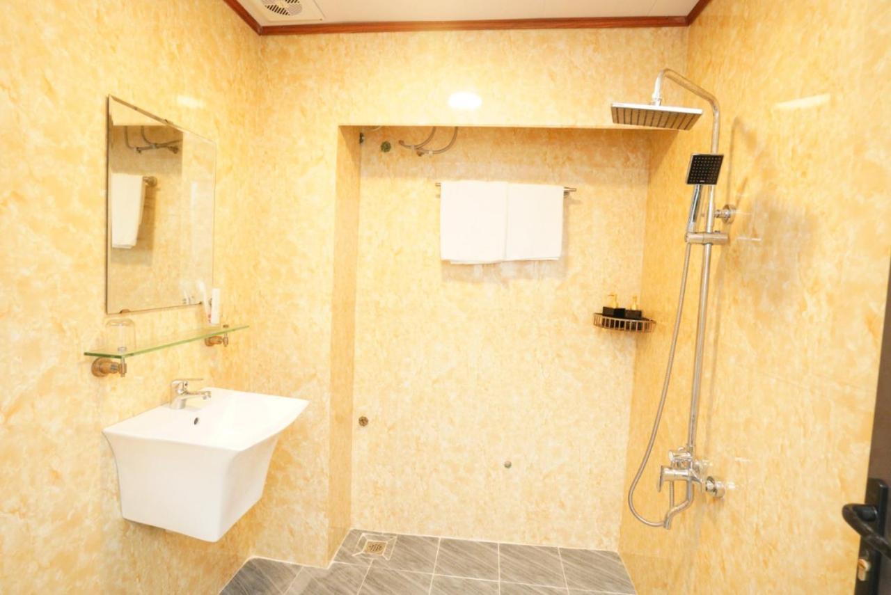 Hanoi Rose Flower Hotel & Spa Buitenkant foto
